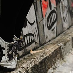 photo "Sneakers & Graffiti"