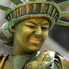 фото "Funny Statue of Liberty"