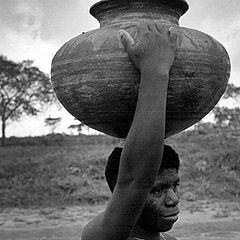 фото "MAKONDE WATER WOMAN"