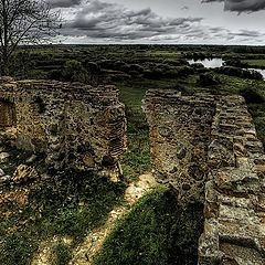 фото "Про тропинку сквозь руин"