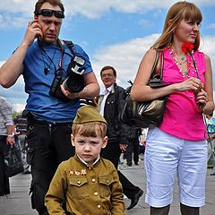 фото "Мама, папа и я. Из серии "9 мая"."