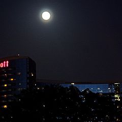 photo "Marriott Moon"