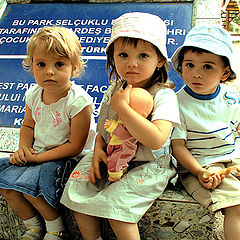 photo "Two girls and one boy / Две девочки и один мальчик"