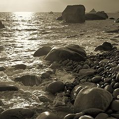 фото "Stones, sea, and the last sun"