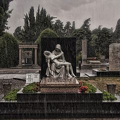фото "lluvia en el cementerio"