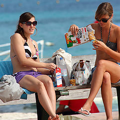 photo "Lala - Desayuno en la playa"