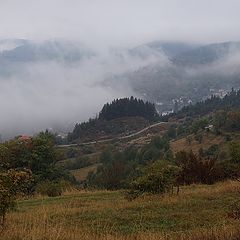 photo "Rodopi mountain-Borovo vilage in outumn fog"