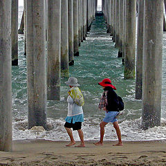 фото "Walk under pier"