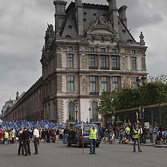 фото "У Дворца Тюильри в День освобождения от фашизма"