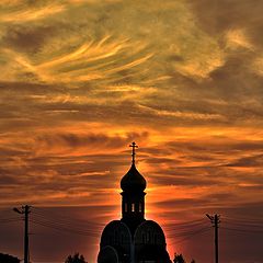 фото "Таганрог. Церковь по Мариупольскому шоссе на закате."