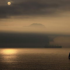 фото "Гибралтар в тумане."
