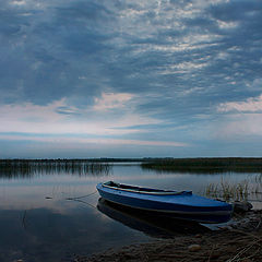 фото "Фотодуэль - Одинокая лодка"