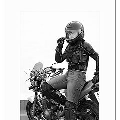 фото "портрет девушки на мотоцикле"