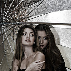 фото "Две девицы под зонтом"