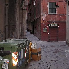 photo "old lanes in historical centre of Genoa, Italy"