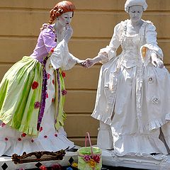 photo "living statues - the lovely ladies"