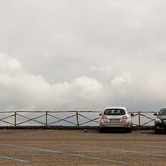 фото "Этна. Парковка машин рядом с кратером Сильвестре."