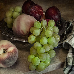 фото "Персики и виноград"