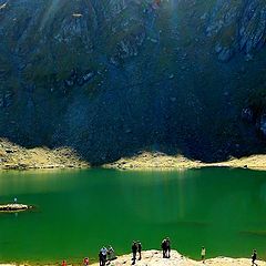 photo "Oasis of tranquility in the heart of the mountains"