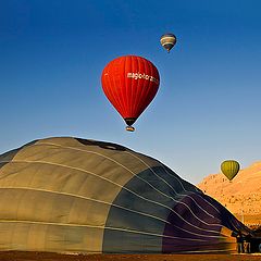 photo "Preparing the balloon"