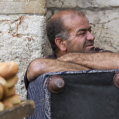 фото "Продавец хлеба в Иерусалиме"