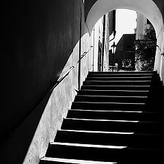 фото "Проход, свет и лестница"