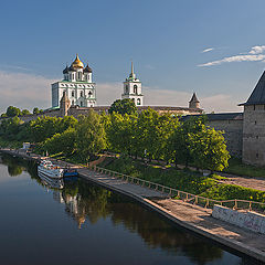 фото "Псковский Кремль со стороны Великой"