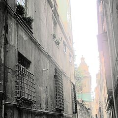 фото "Genoa, lanes called caruggi in historical centre"