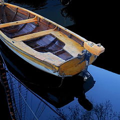 photo "Life is like a boat, empty and limited"