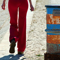 фото "Woman in Red"