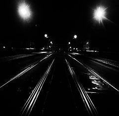 фото "Ночные cветла и трамвайные пути"