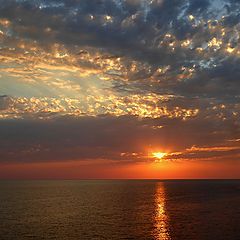 фото "Тучный закат Чёрного моря."
