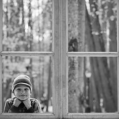 фото "Мальчик в окне"
