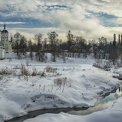 фото "И ель сквозь иней зеленеет, и речка подо льдом блестит ..."