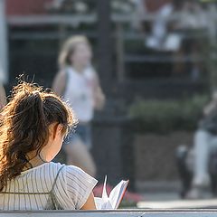 фото "Девушка с книгой"