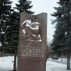 фото "Кузьминки.Памятник Ленину.3 декабря 2011 года."