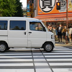 фото "Crossing the street"