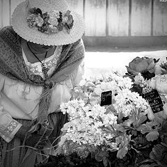 photo "a time: selling flowers"