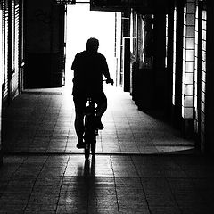 photo "Пассаж и велосипедист"