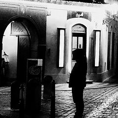 photo "Ночная улица и фигура"