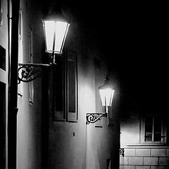 фото "Ночные фонари и улочка"