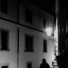 photo "Ночная улица и пешеход"