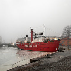 фото "О туманном Хельсинки и красном кораблике..."