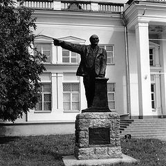 фото "А вам, товарищи, туда!"