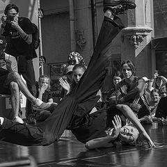 фото "Пируэты брейкданса."