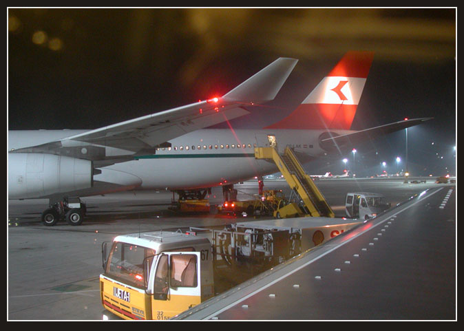 photo "Airport" tags: landscape, travel, Europe, night