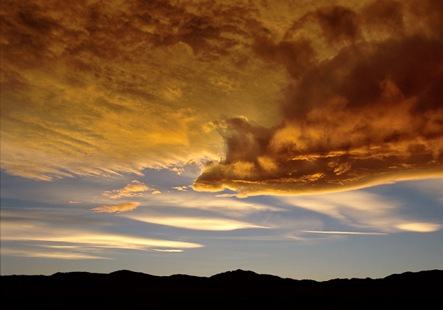 фото "Sunset Crawls In" метки: пейзаж, закат, облака