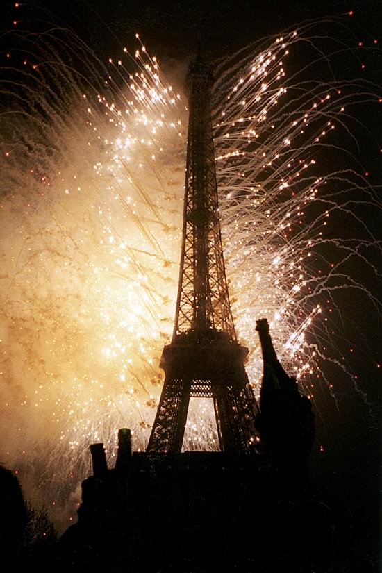 photo "New Years Paris" tags: architecture, travel, landscape, Europe