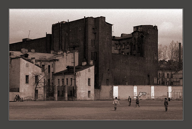 photo "Slightly Industrial Landscape With Boys" tags: architecture, genre, landscape, 