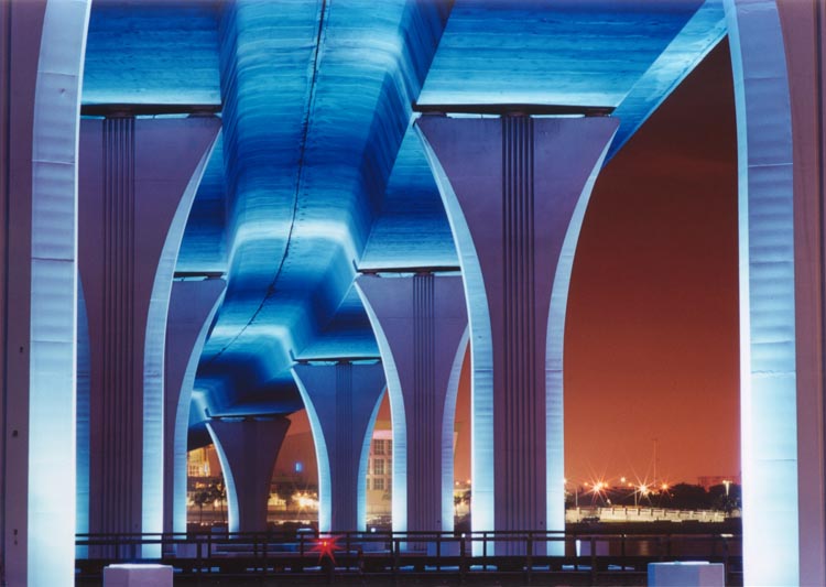 photo "Under the bridge by night" tags: architecture, landscape, 